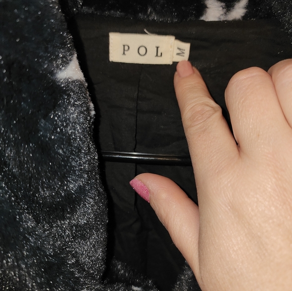 POL black white star Medoum fuzzy zipfront hoodie - Picture 2 of 6